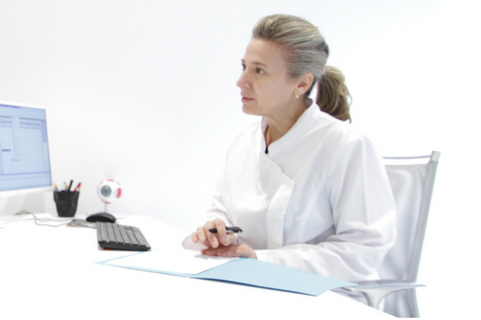 La Dra. Alicia Verdugo, especialista en cirugía del glaucoma